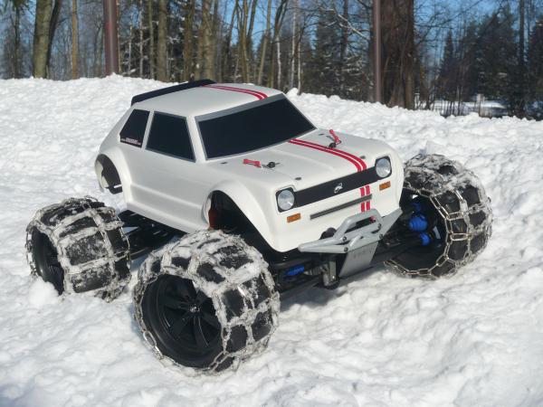 Traxxas E-Maxx 3905
4S lipo, Lehner 1940-7, MGM ComPro 12018-3 Expert